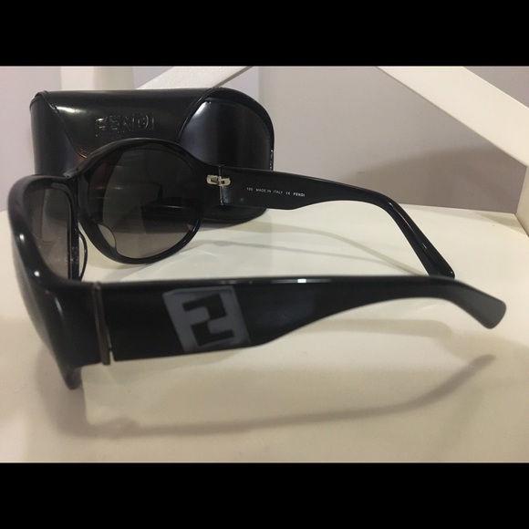 Fendi sunglasses - Picture 3 of 4